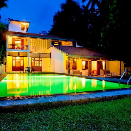 Okvin River Villa Bentota Værelse billede